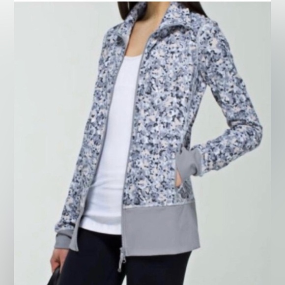 Lululemon Nice Asana Gray Jacket - Picture 2 of 8